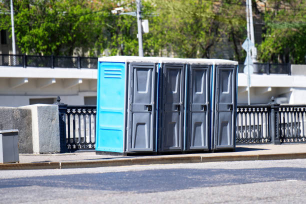 Best Porta potty delivery and setup  in Lake Zurich, IL